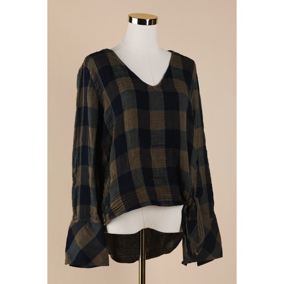 cloth & stone Tops - Cloth & Stone Navy and Olive Plaid Blouse